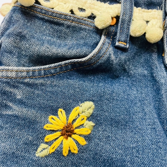 WRANGLER embroidered cutoff shorts, Daisy Dukes, Girls size 12-14 - Picture 3 of 11